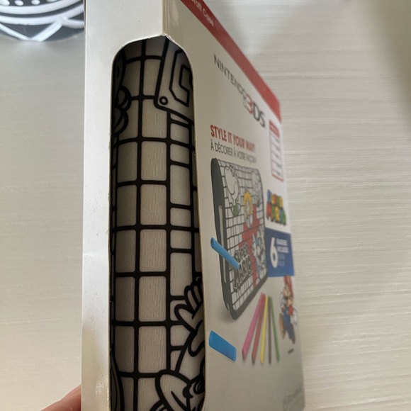 Super Mario Nintendo 3DS ColorCraft Case Style it Your Way Markers Included NEW - Picture 3 of 8